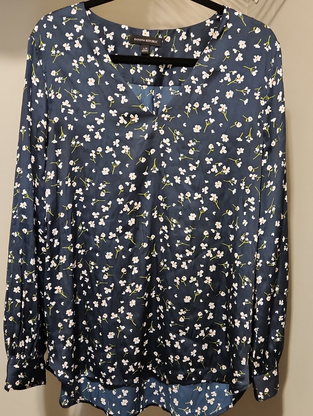 Banana Republic Navy Floral V-Neck Tunic Blouse
